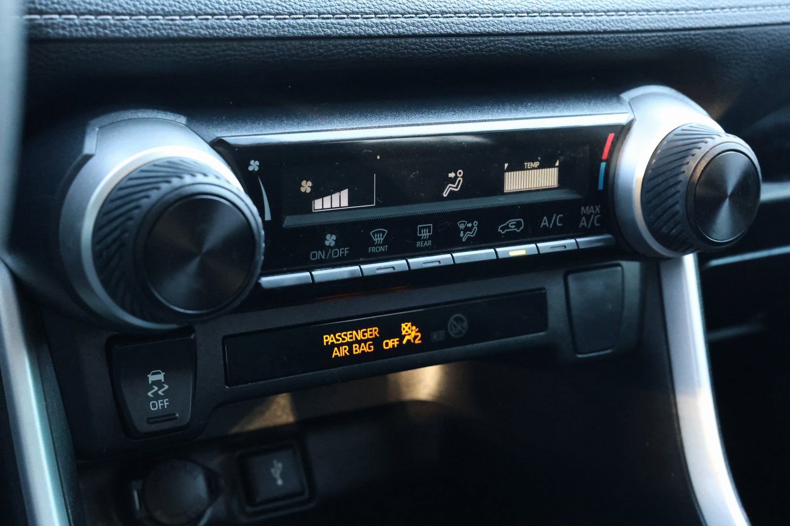 Used 2022 Toyota RAV4 LE image 21