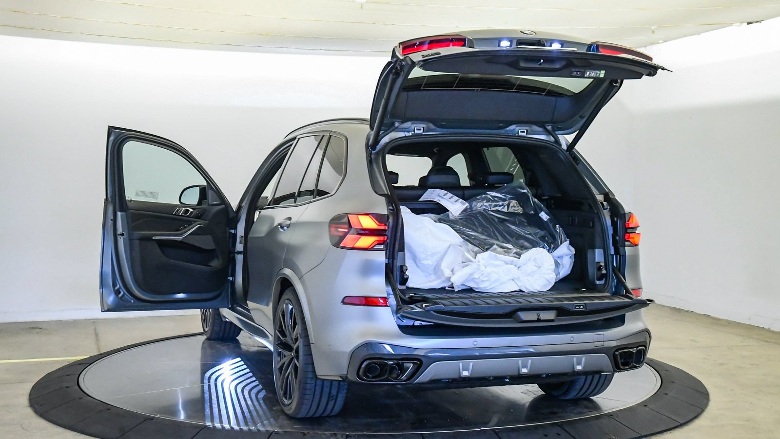 New 2026 BMW X5 M60i AWD/4WD image 37