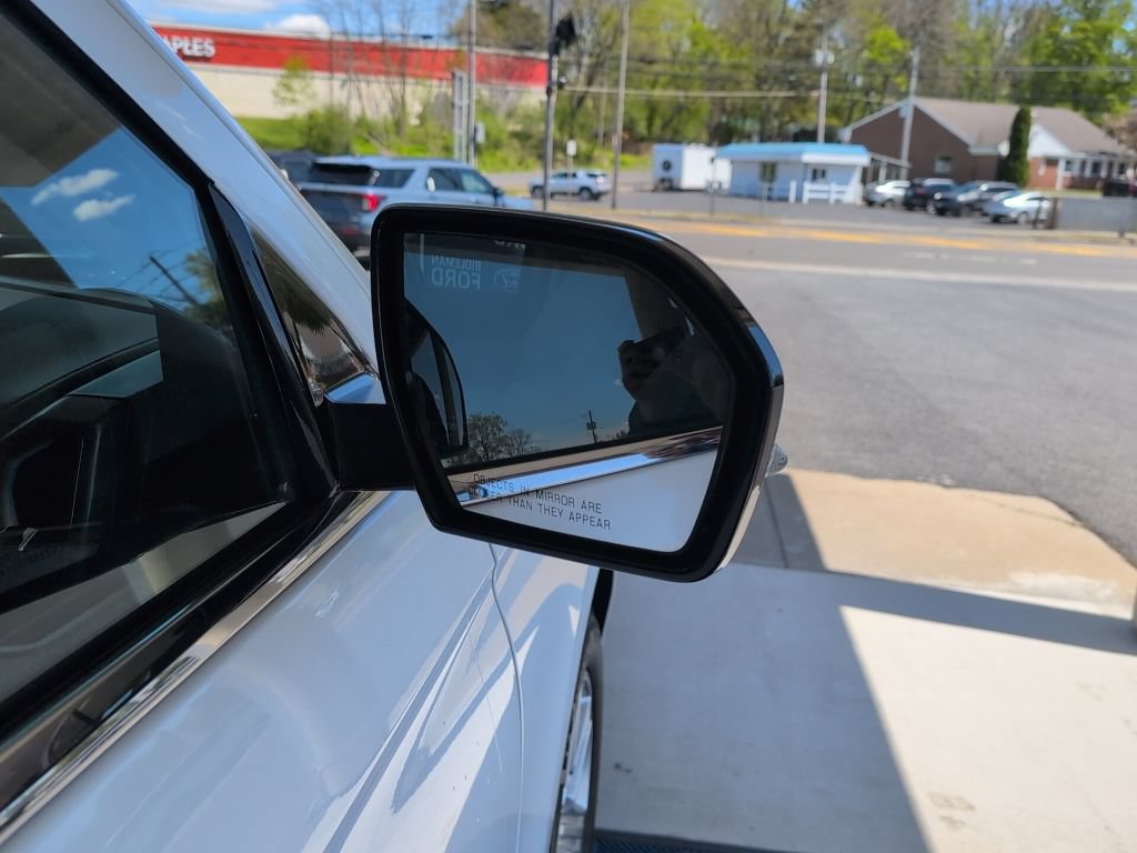 Used 2019 Ford Expedition XLT w/ Equipment Group 202A AWD/4WD image 34