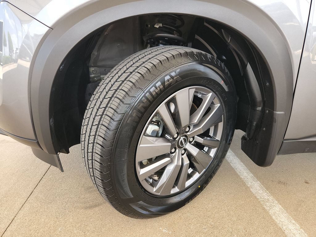 Certified 2025 Nissan Pathfinder S FWD image 32