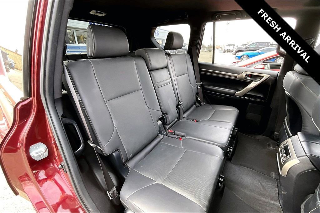 Used 2020 Lexus GX 460 Premium w/ Premium Package image 24