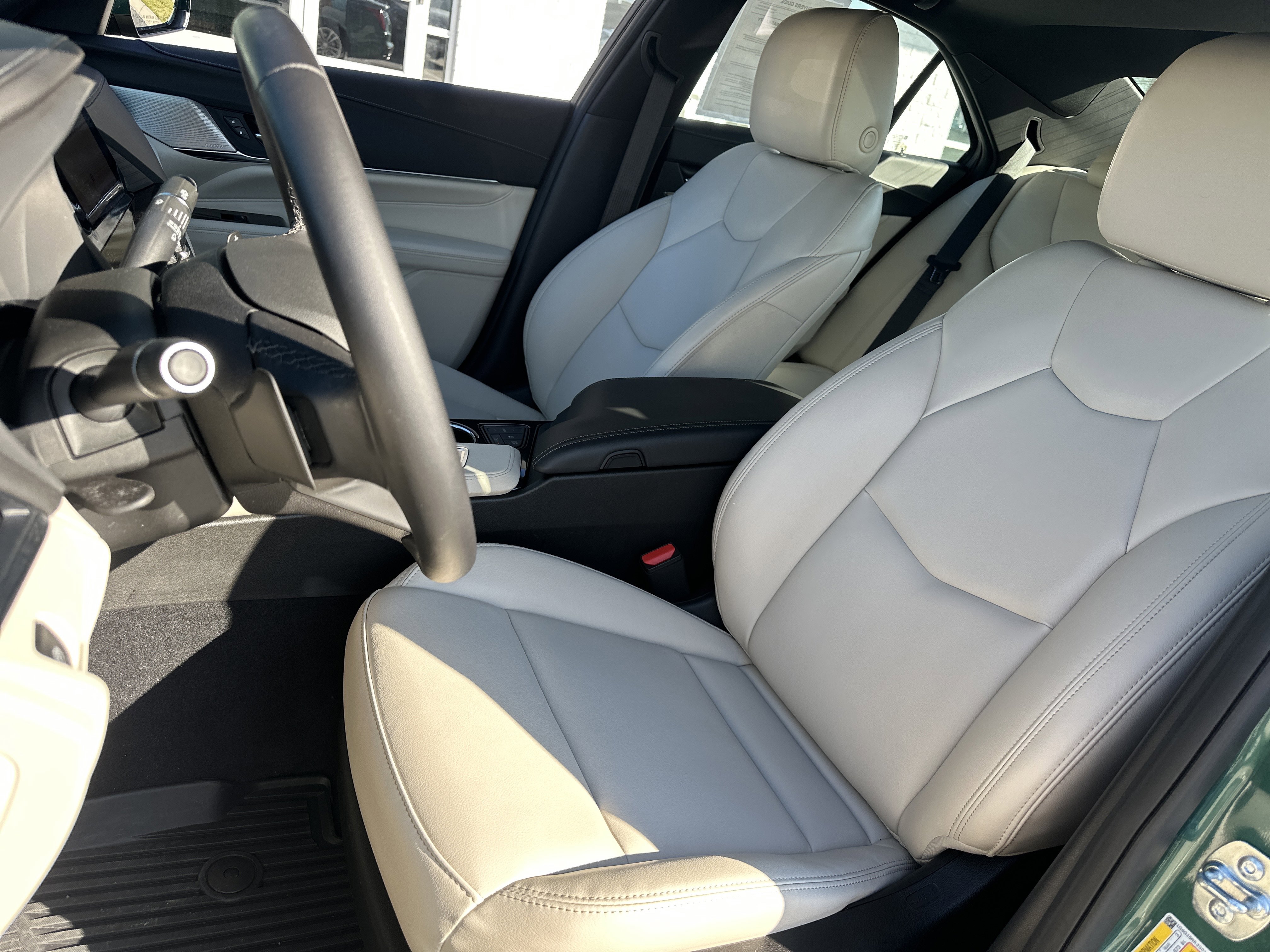 Used 2025 Cadillac CT4 Luxury image 10