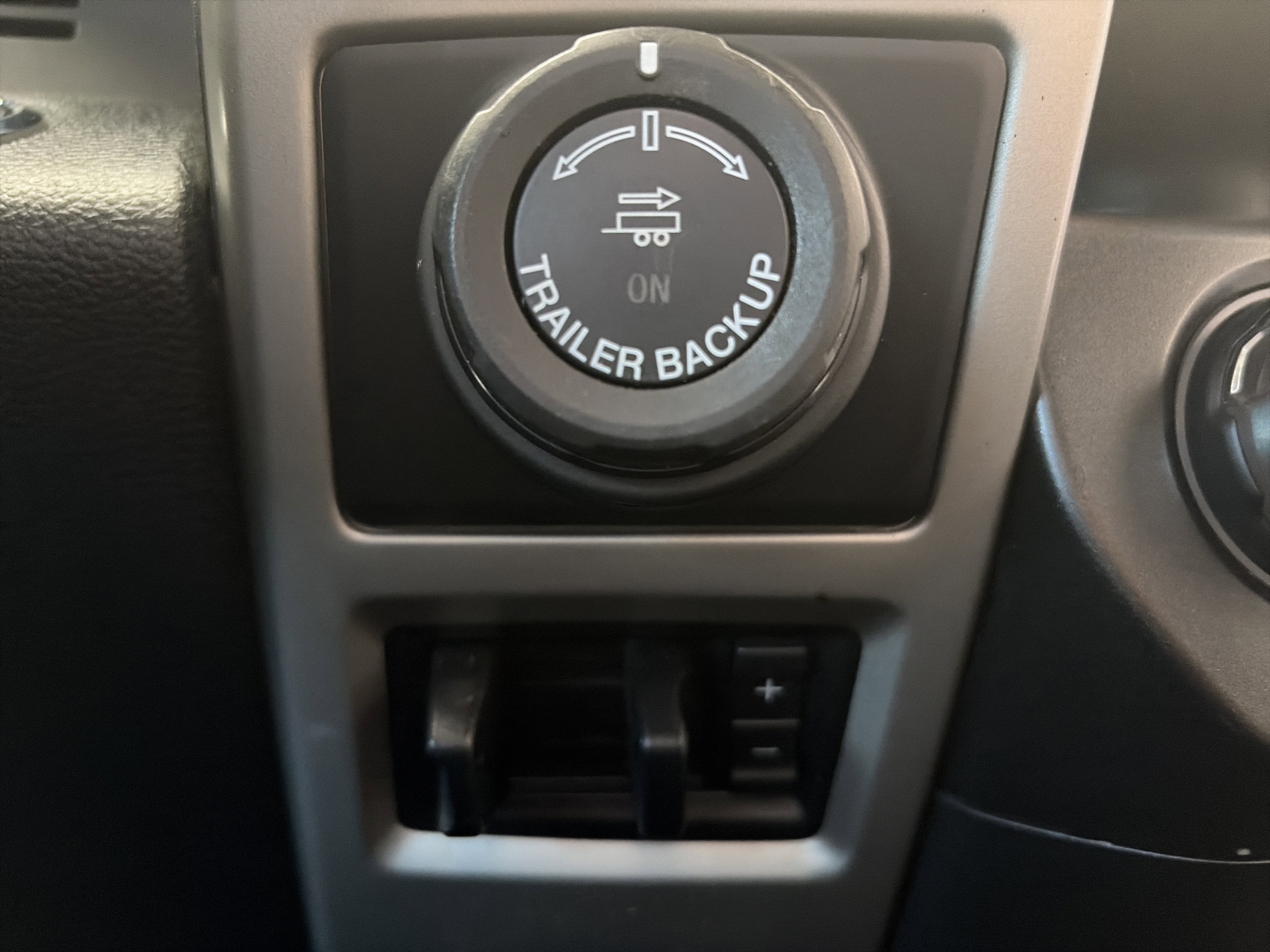 Used 2020 Ford F150 Lariat RWD image 21