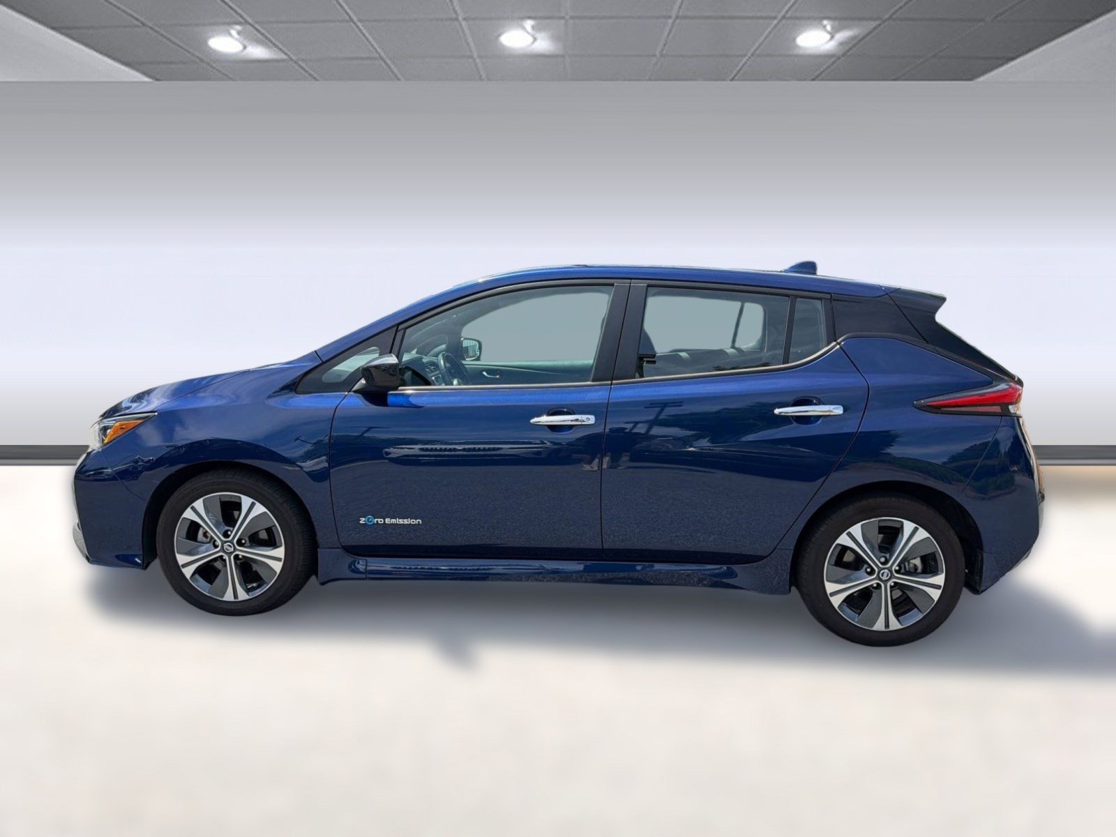 Used 2019 Nissan Leaf SV Plus w/ SV Plus Technology Package FWD image 2