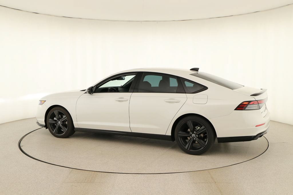 Used 2024 Honda Accord Sport image 3