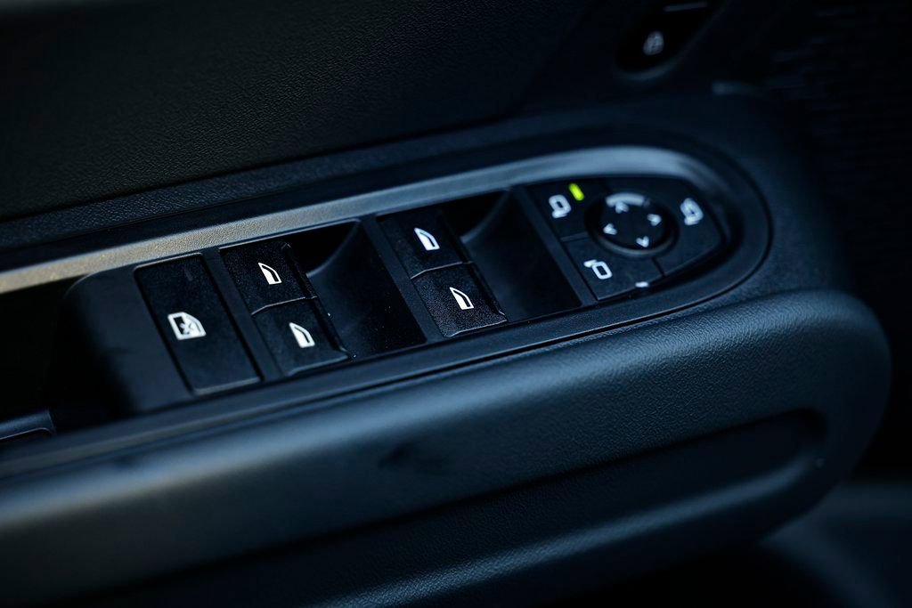 Used 2025 MINI Cooper Countryman S w/ Comfort Package Max image 16