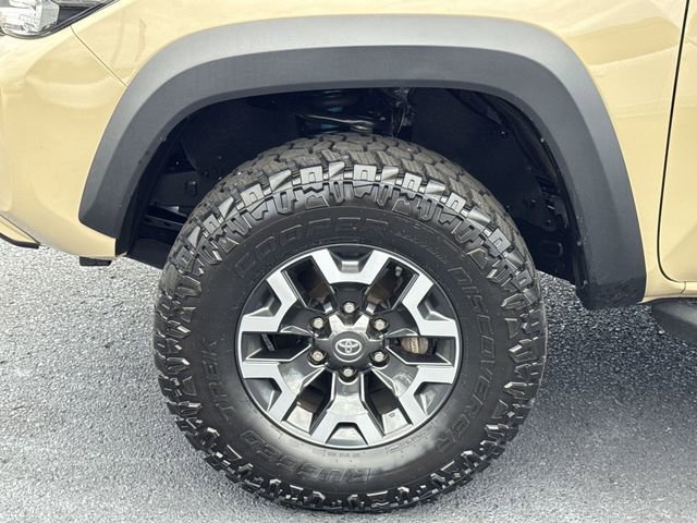 Used 2018 Toyota Tacoma TRD Off-Road AWD/4WD image 25
