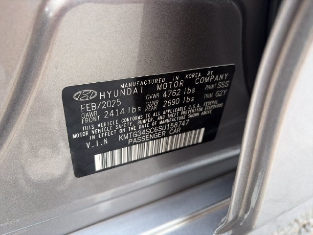 Used 2025 Genesis G70 2.5T RWD image 28