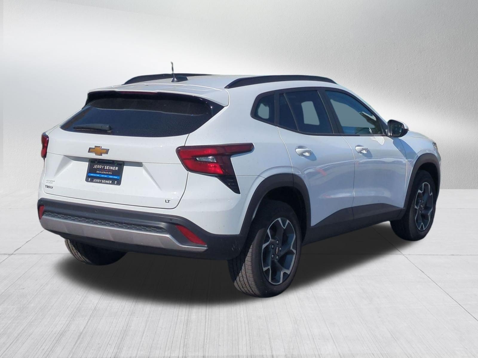 Used 2024 Chevrolet Trax LT w/ Driver Confidence Package FWD image 5