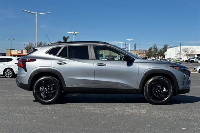 New 2026 Chevrolet Trax LT w/ Driver Confidence Package image 3