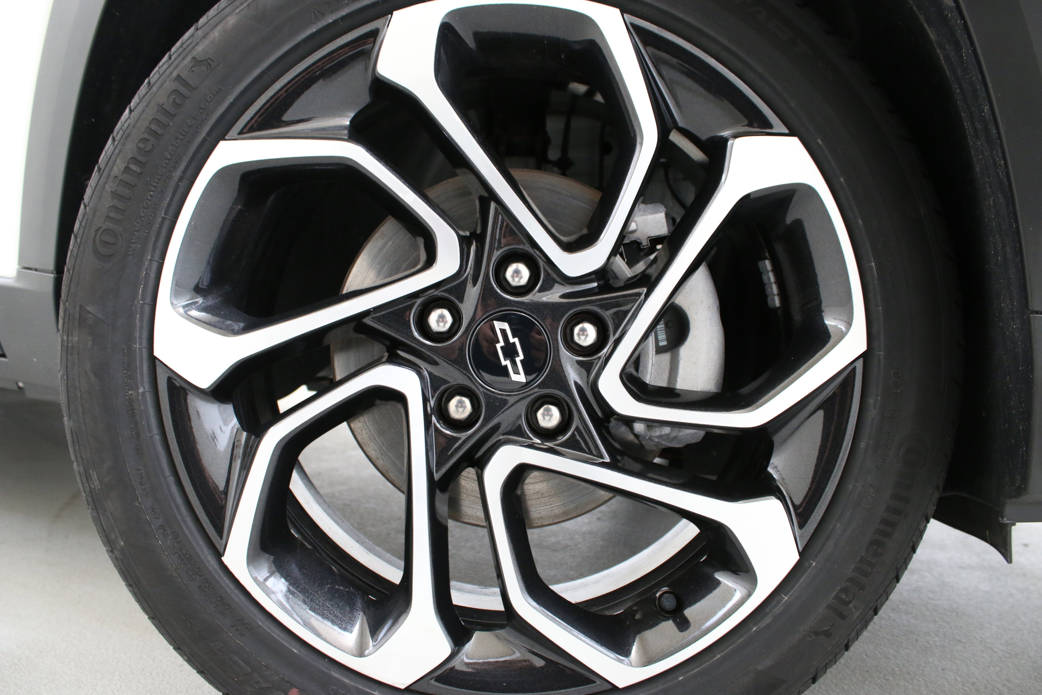 Used 2024 Chevrolet Trax RS w/ Driver Confidence Package FWD image 32