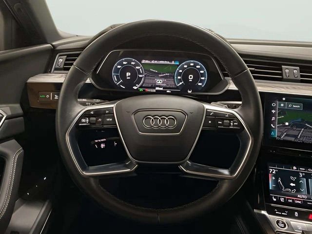 Used 2022 Audi e-tron Premium Plus w/ Premium Plus Package image 26