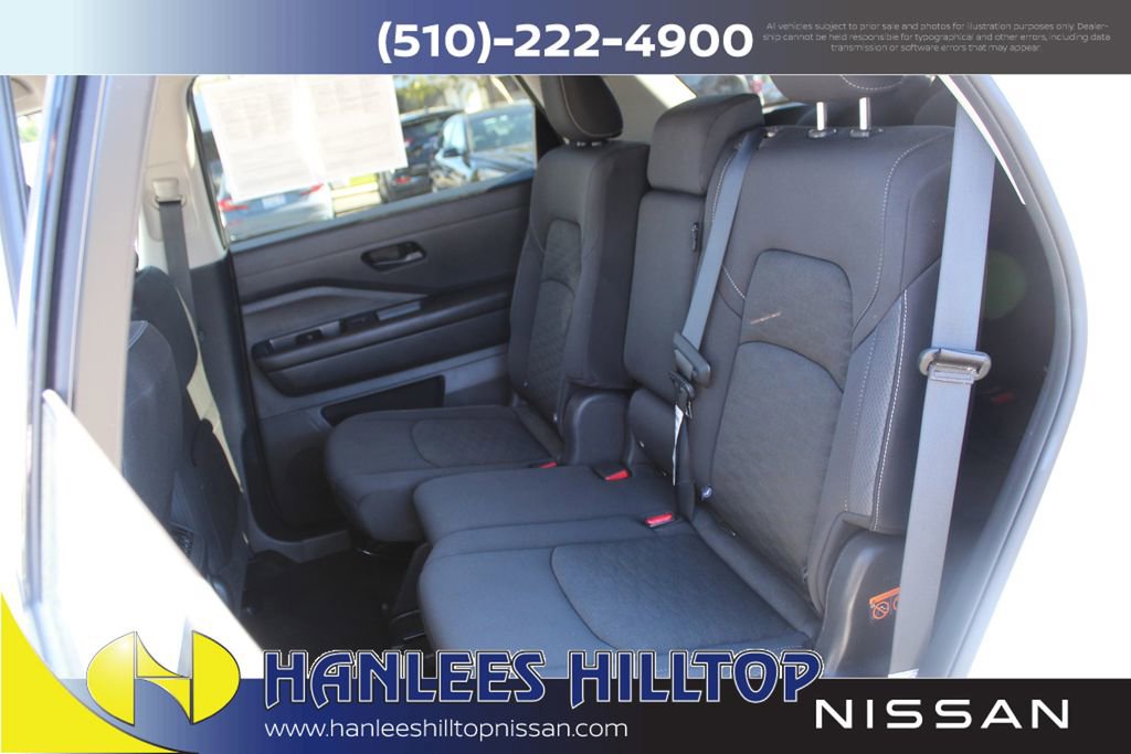 Used 2024 Nissan Pathfinder SV image 15