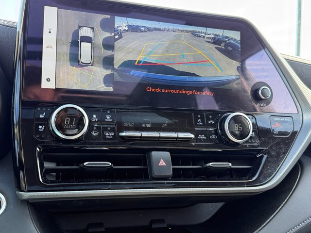 Used 2025 Toyota Highlander Platinum image 21