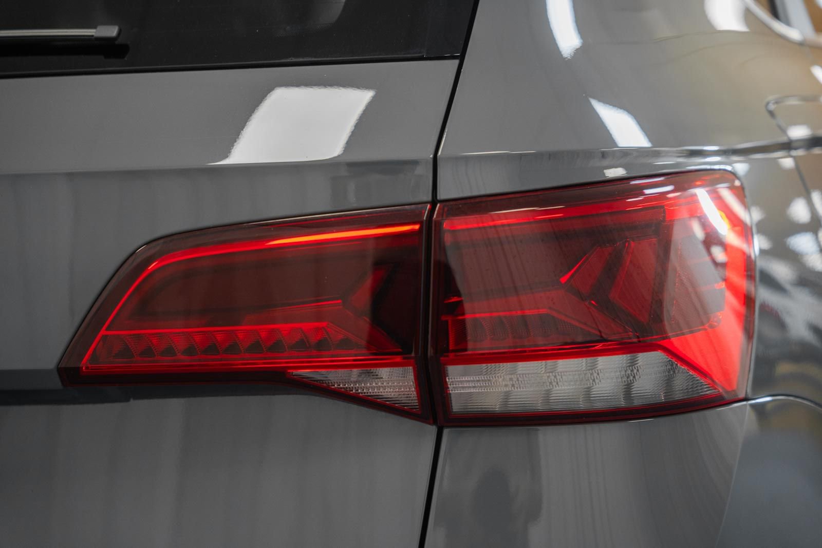 Used 2022 Volkswagen Taos SEL w/ Panoramic Sunroof Package FWD image 7