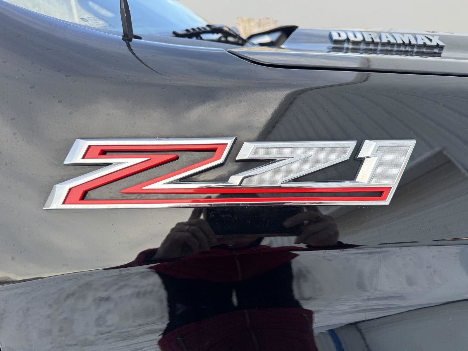 Used 2023 Chevrolet Silverado 1500 LT image 10