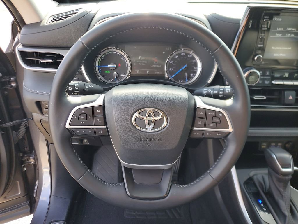 Used 2022 Toyota Highlander XLE image 24