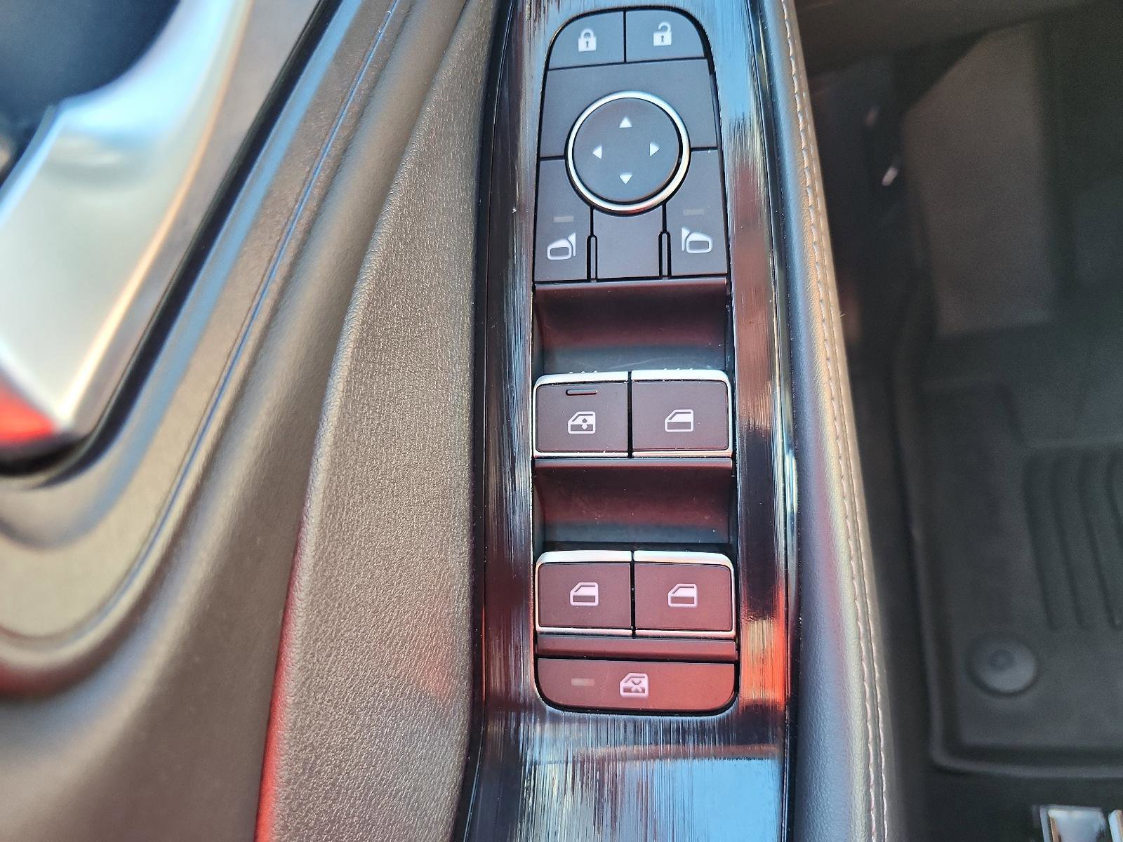 Used 2024 Nissan Rogue SL w/ SL Premium Package image 21