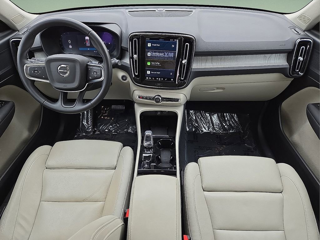 Used 2024 Volvo XC40 B5 Plus AWD/4WD image 16
