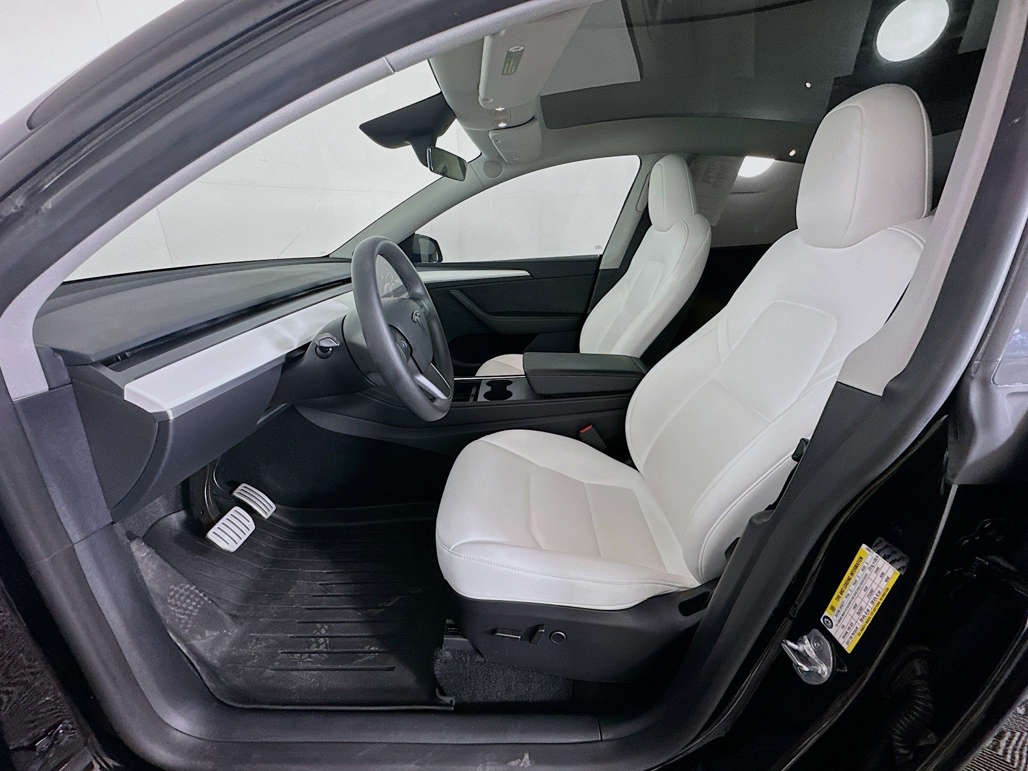 Used 2025 Tesla Model Y Performance AWD/4WD image 13