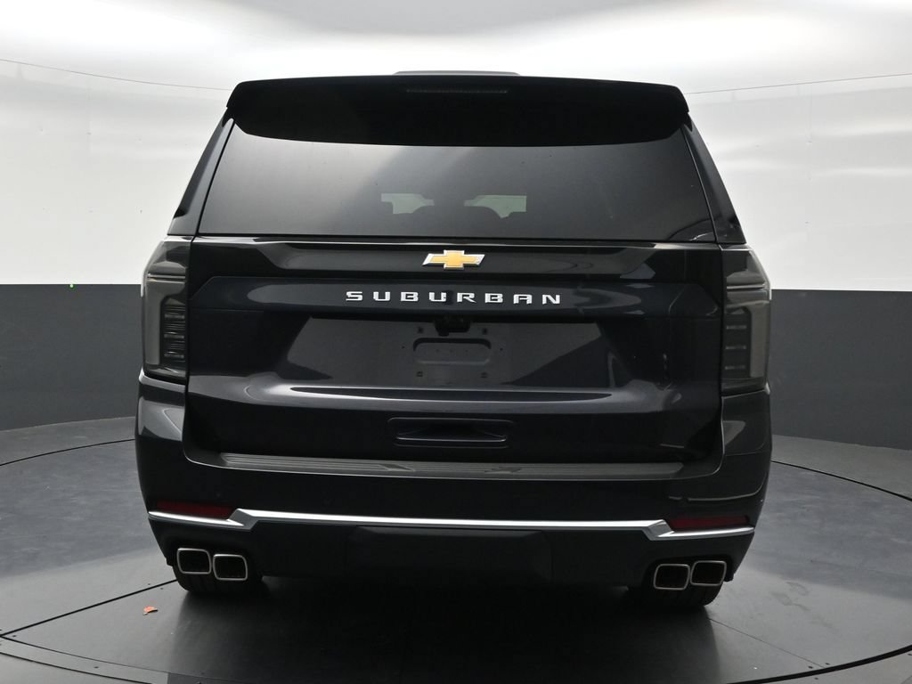 Used 2026 Chevrolet Suburban High Country AWD/4WD image 4