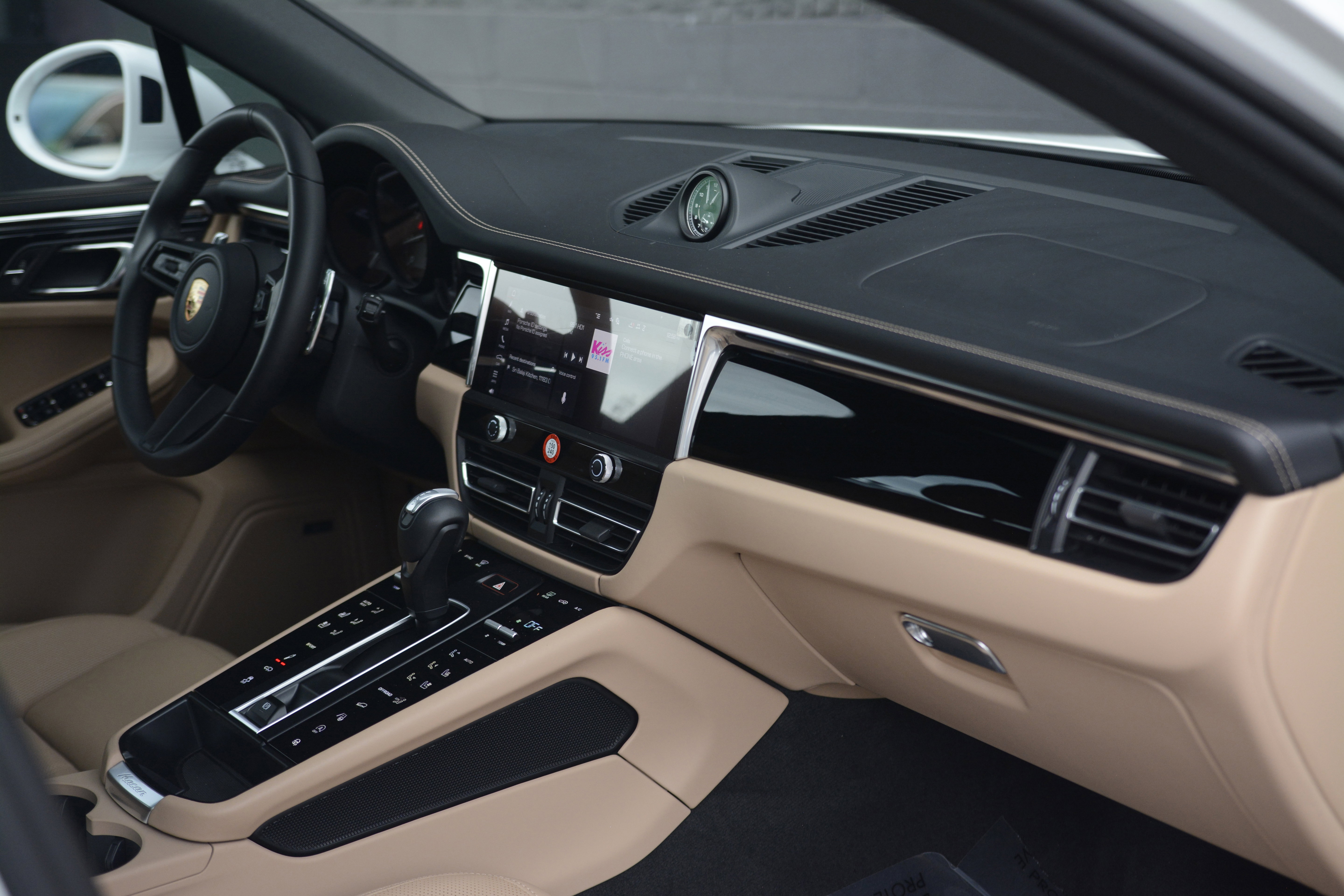 Certified 2026 Porsche Macan AWD/4WD image 29