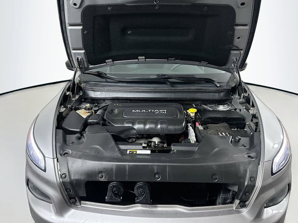 Used 2016 Jeep Cherokee Sport FWD image 28