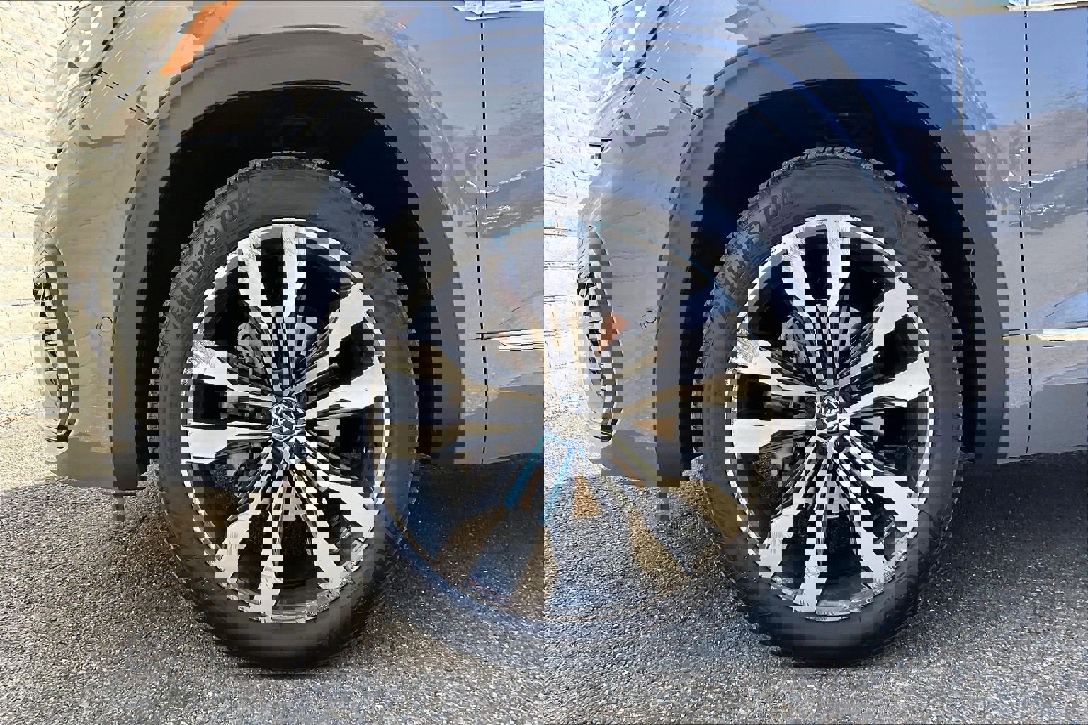 Certified 2021 Volkswagen Atlas Cross Sport SEL Premium R-Line image 8