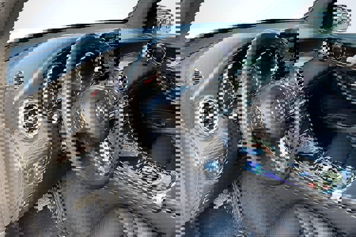 Used 2018 Mercedes-Benz GLC 300 SUV image 14