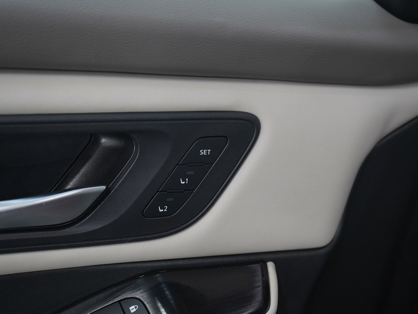 Used 2023 Nissan Rogue SL image 24