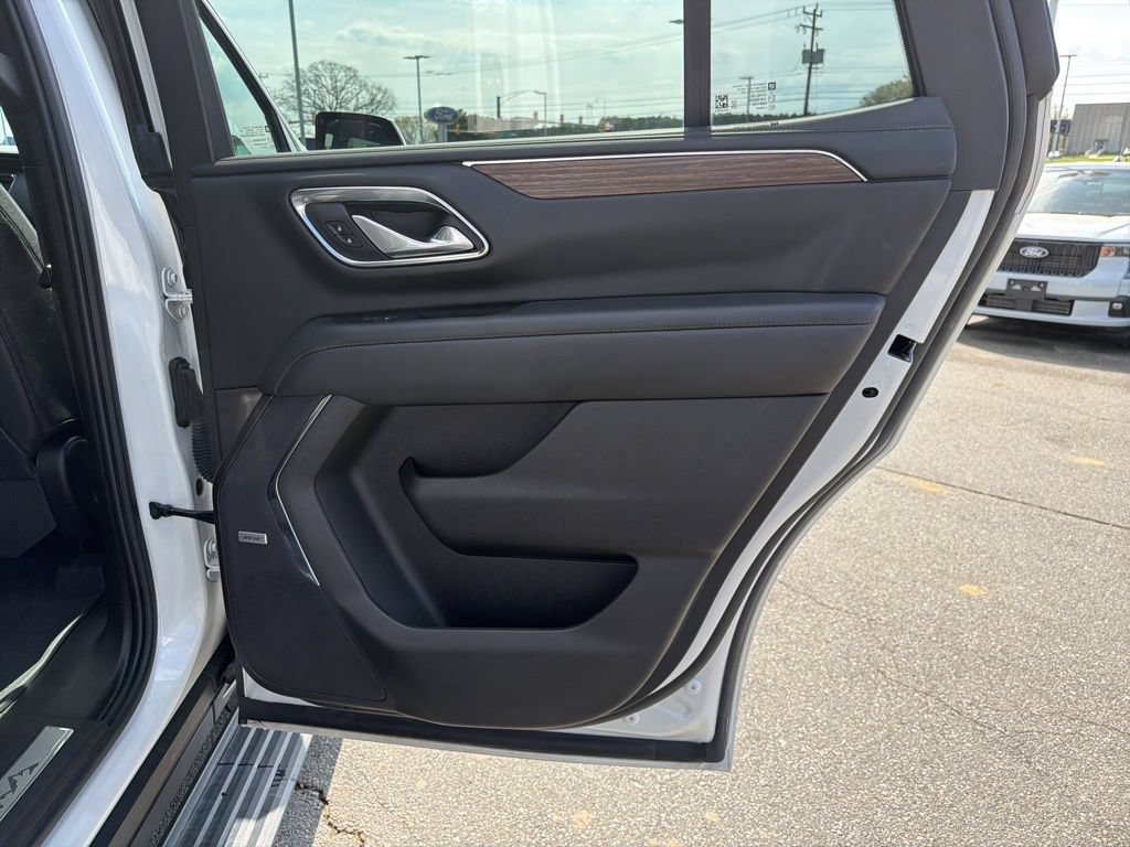 Used 2023 Chevrolet Tahoe High Country w/ Premium Package 2 AWD/4WD image 21