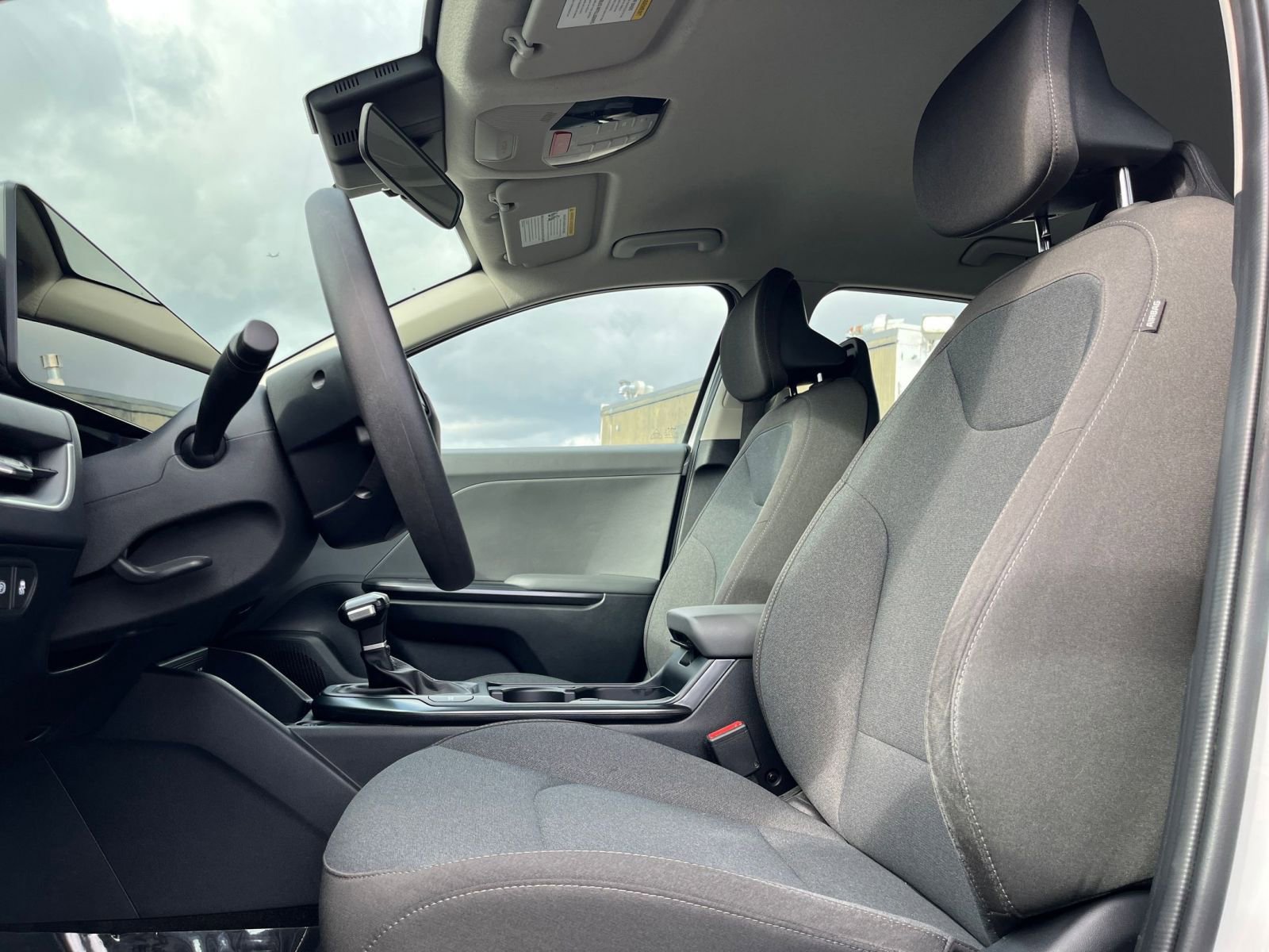 Used 2025 Kia K4 LXS image 25