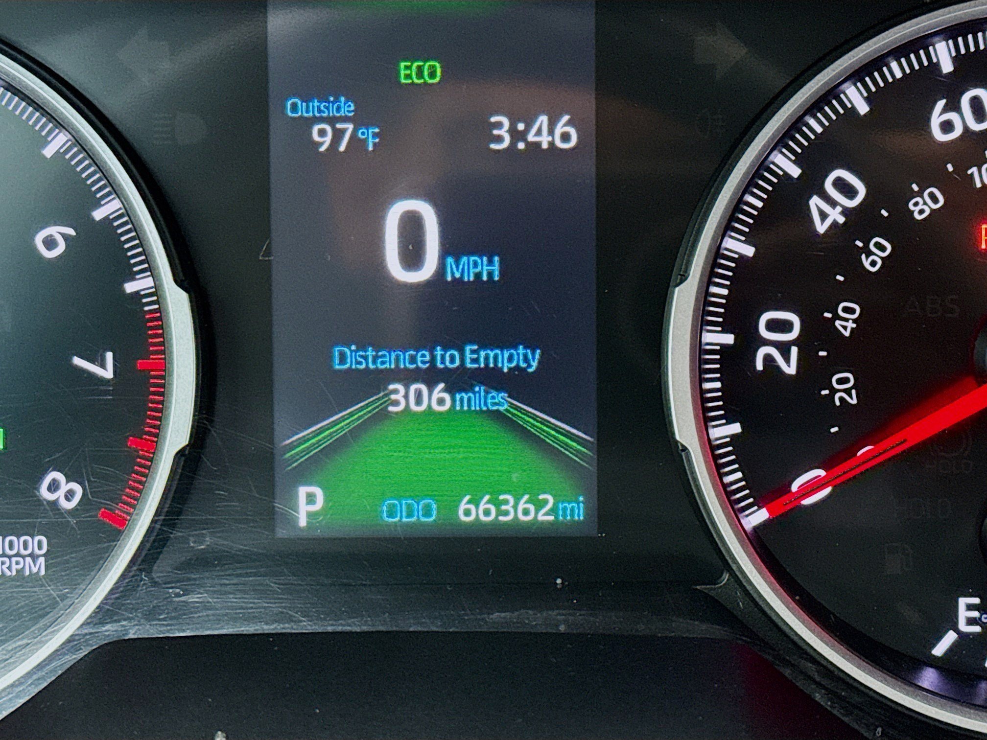 Used 2021 Toyota RAV4 XLE w/ Convenience Package FWD image 8
