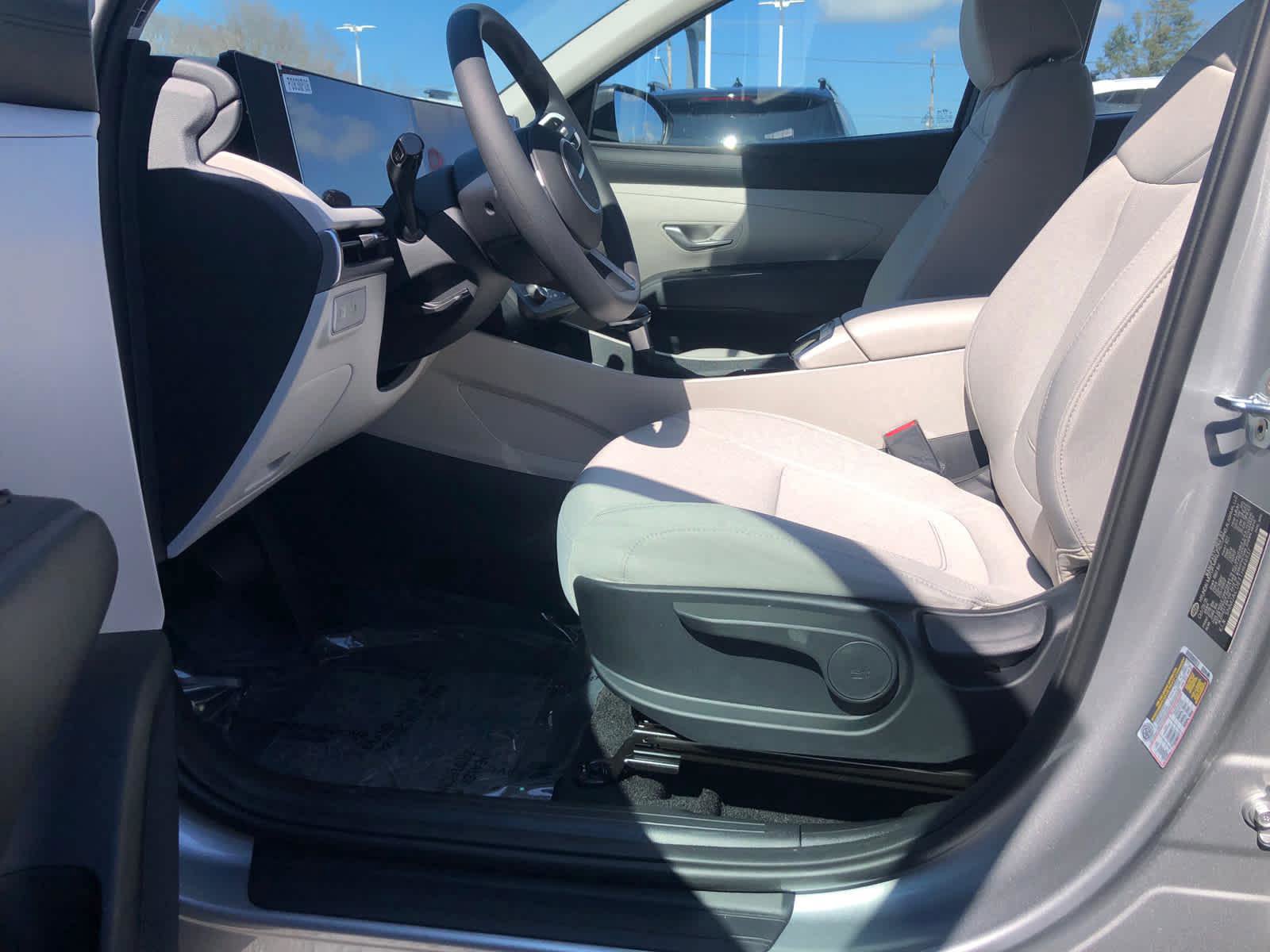 New 2026 Hyundai Tucson SE image 24