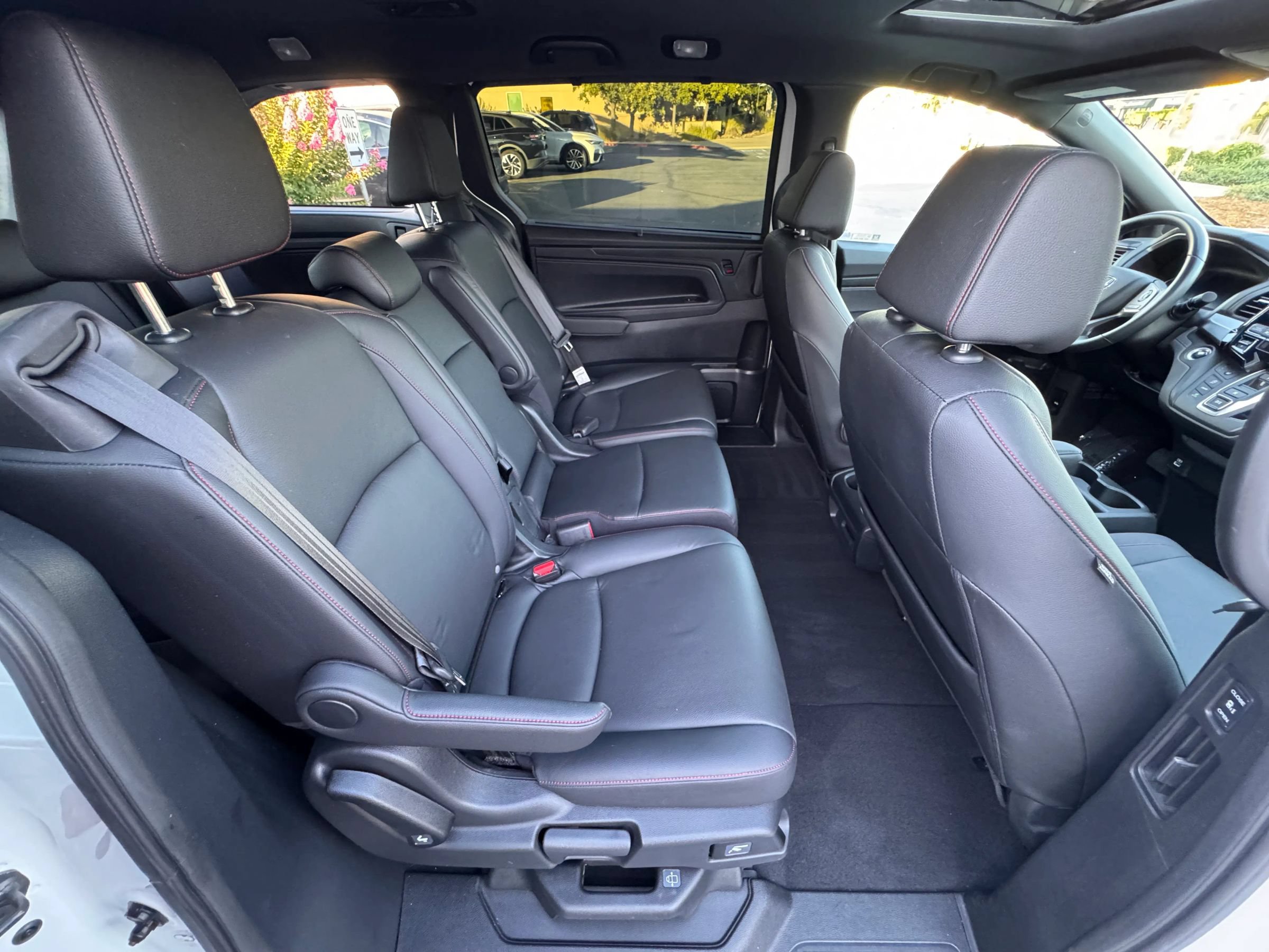Used 2023 Honda Odyssey Sport image 14
