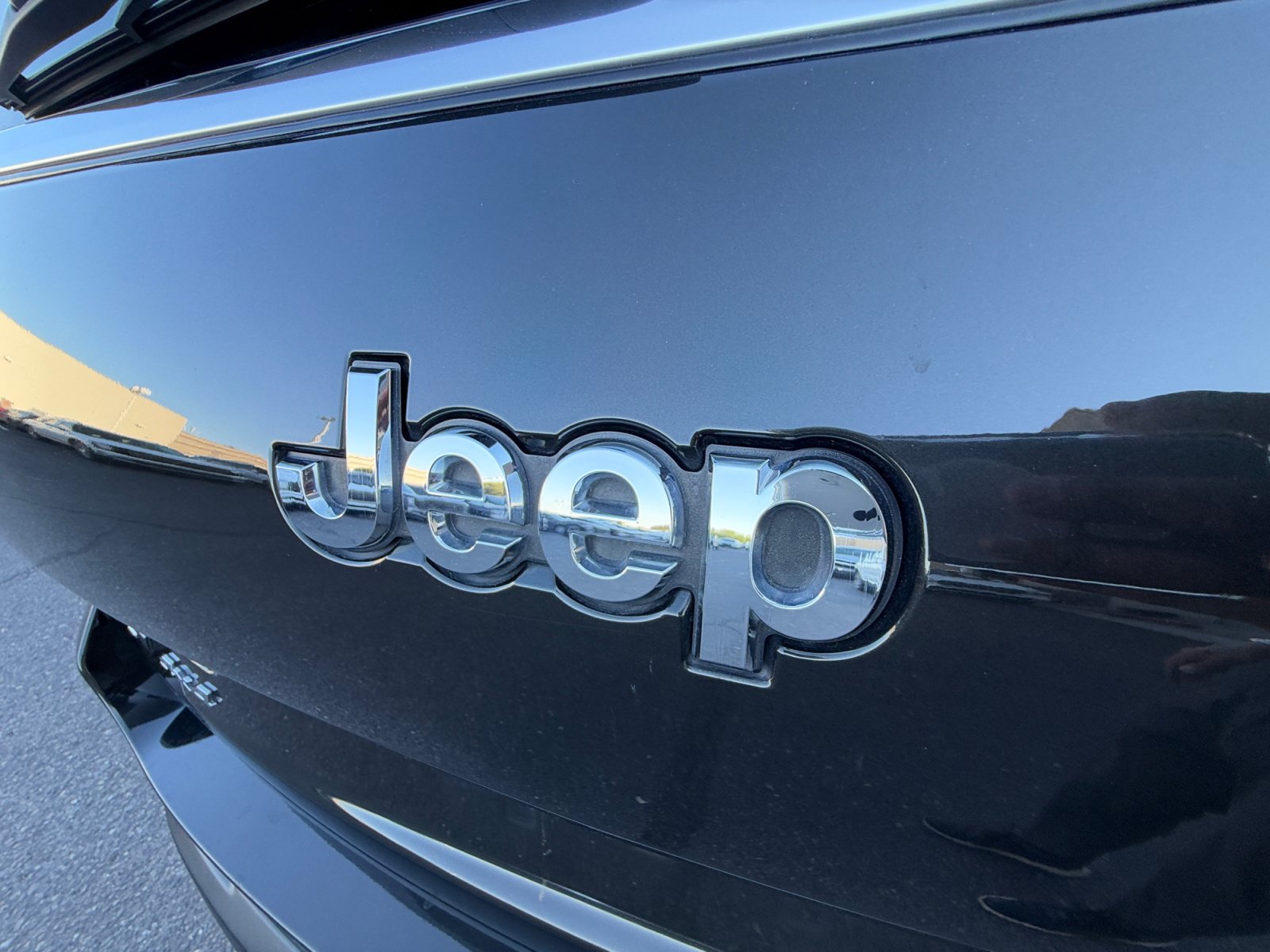 Used 2022 Jeep Grand Cherokee L Limited AWD/4WD image 24