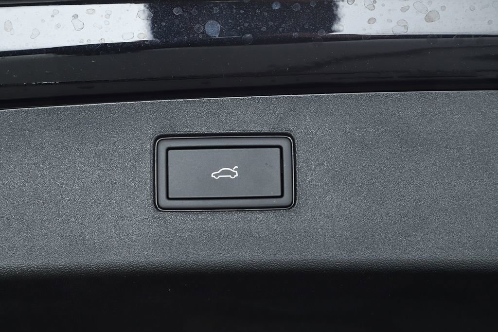 New 2026 Volkswagen Tiguan SE image 30