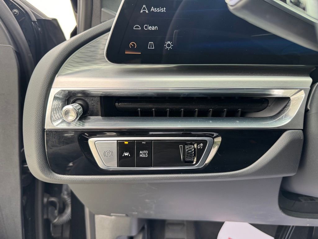 Certified 2024 Cadillac Lyriq Luxury image 24