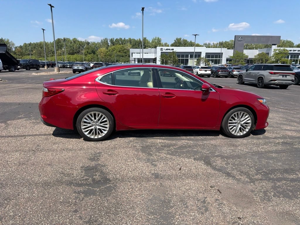 Used 2015 Lexus ES 350 w/ Ultra Luxury Package FWD image 15