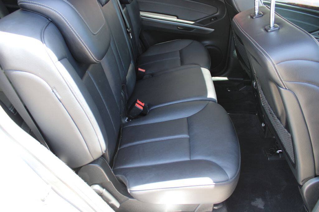 Used 2012 Mercedes-Benz GL 450 4MATIC image 17