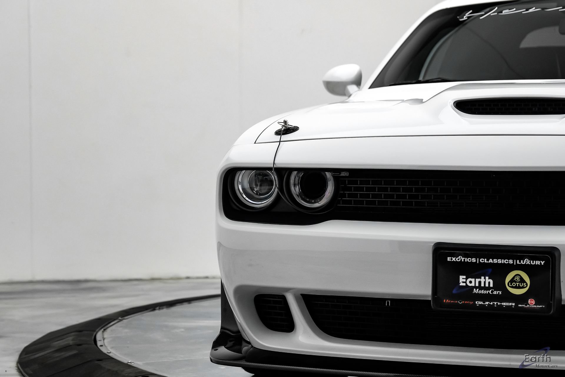 Used 2018 Dodge Challenger SRT Hellcat RWD image 36
