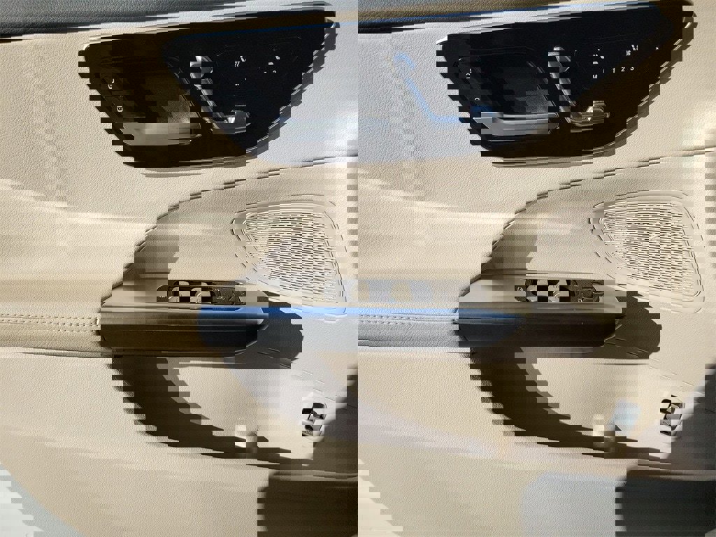 Used 2024 Mercedes-Benz C 300 Sedan image 15