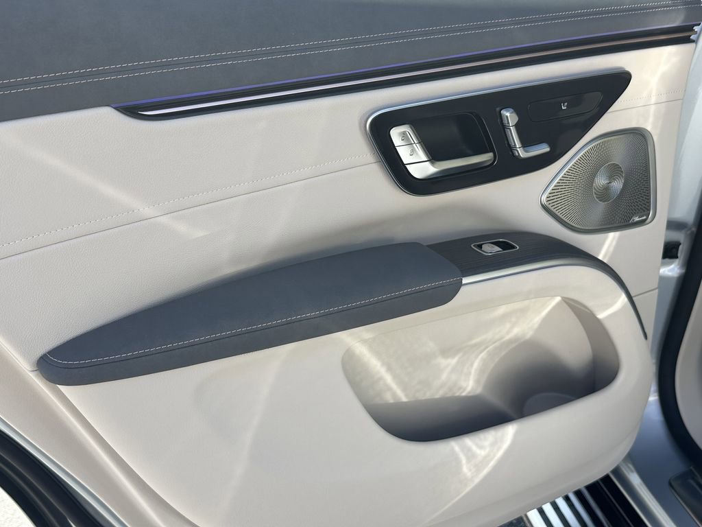 New 2026 Mercedes-Benz EQS 550 4MATIC SUV image 25