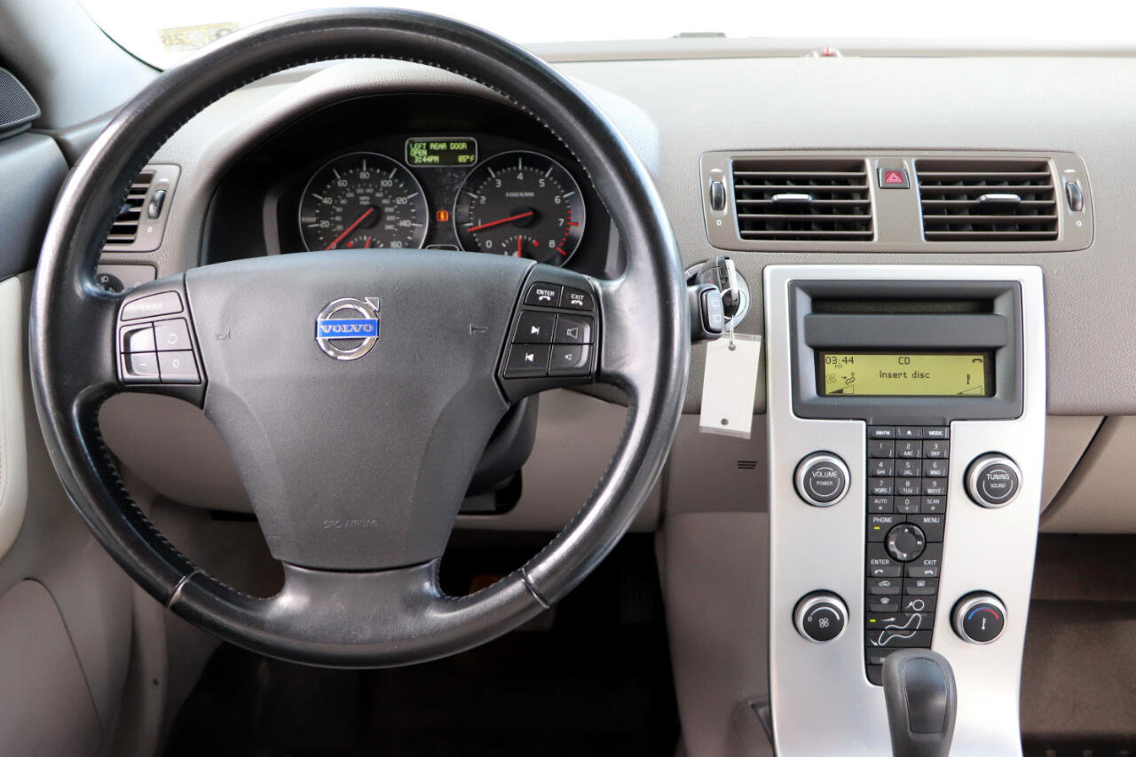 Used 2011 Volvo V50 T5 image 16