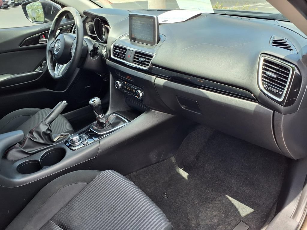 Used 2016 MAZDA MAZDA3 i Touring w/ Popular Equipment Package FWD image 17