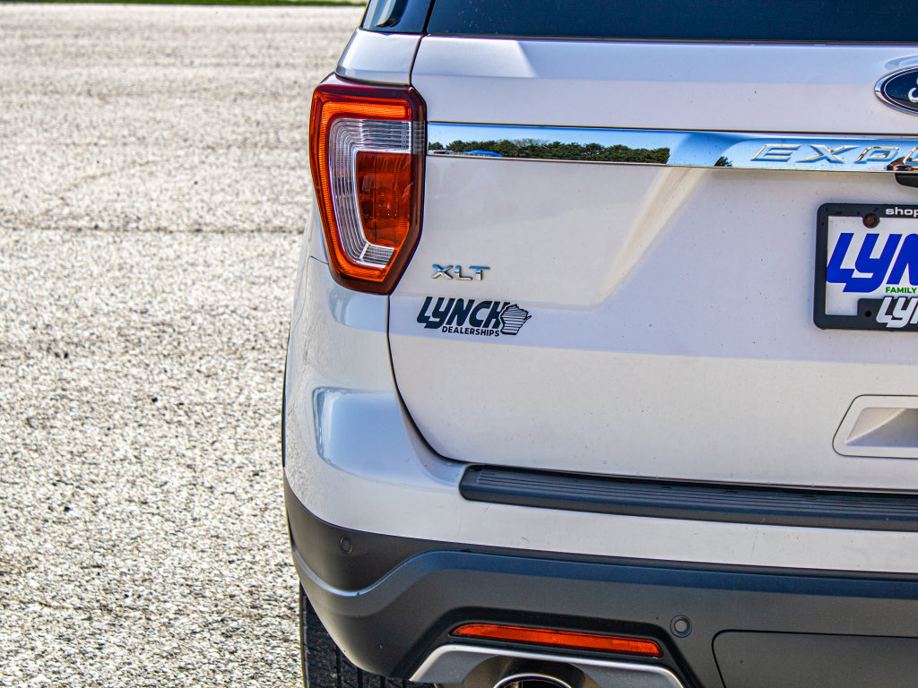 Used 2018 Ford Explorer XLT image 10