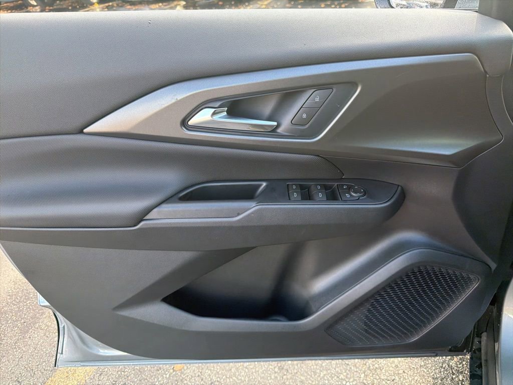 New 2026 Chevrolet Equinox EV LT image 18