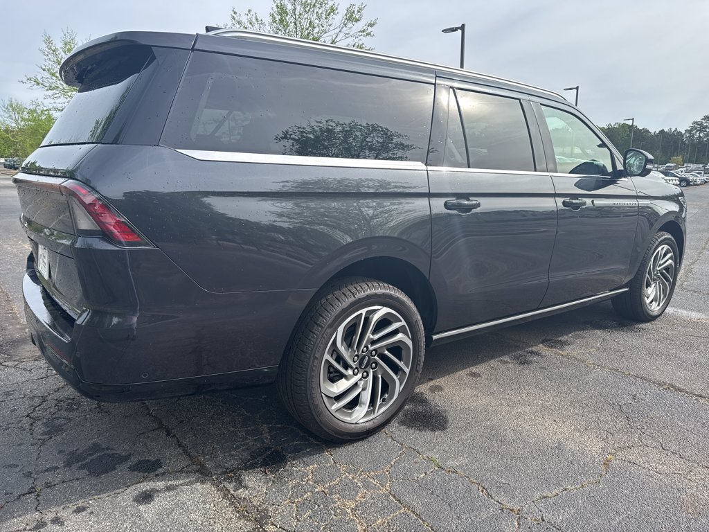New 2025 Lincoln Navigator L Reserve AWD/4WD image 5