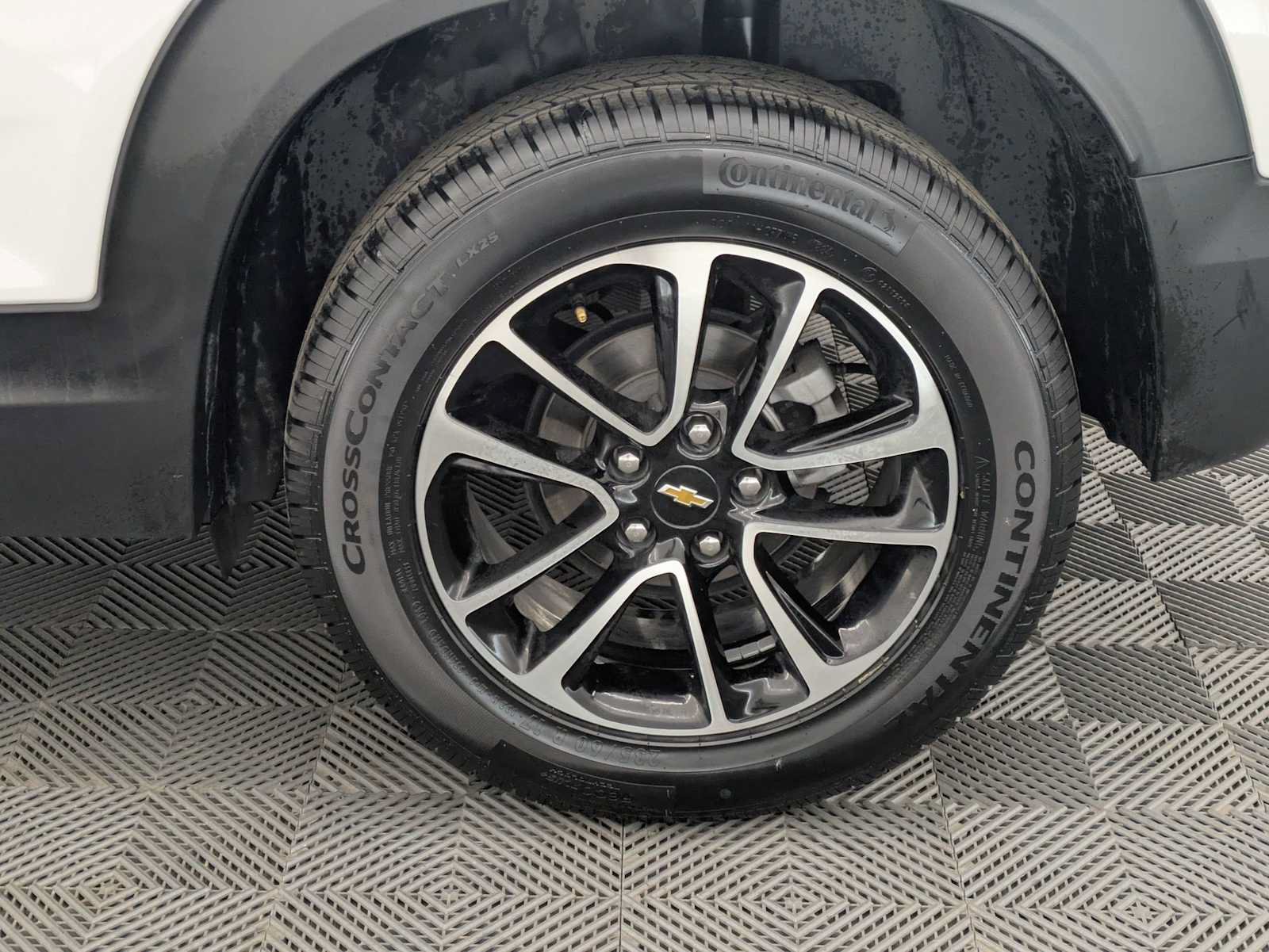 Used 2024 Chevrolet TrailBlazer LT w/ Driver Confidence Package FWD image 14