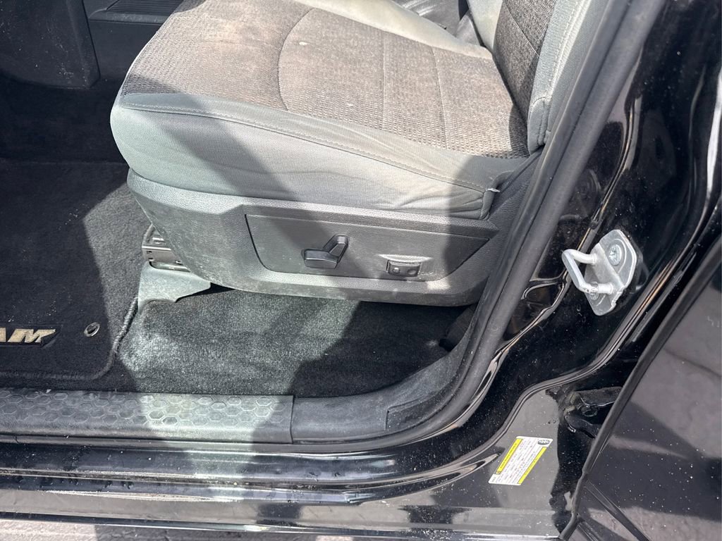 Used 2018 RAM 1500 Big Horn AWD/4WD image 16